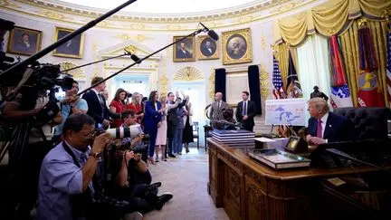 Donald Trump annonce l'exclusion de trois médias majeurs de la Maison Blanche