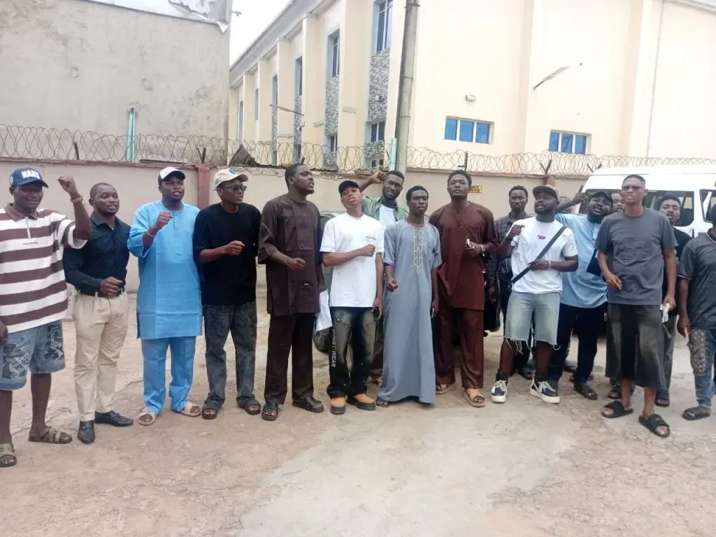 Les étudiants de l'État d'Ondo somment le gouverneur Aiyedatiwa de mettre fin à la grève universitaire