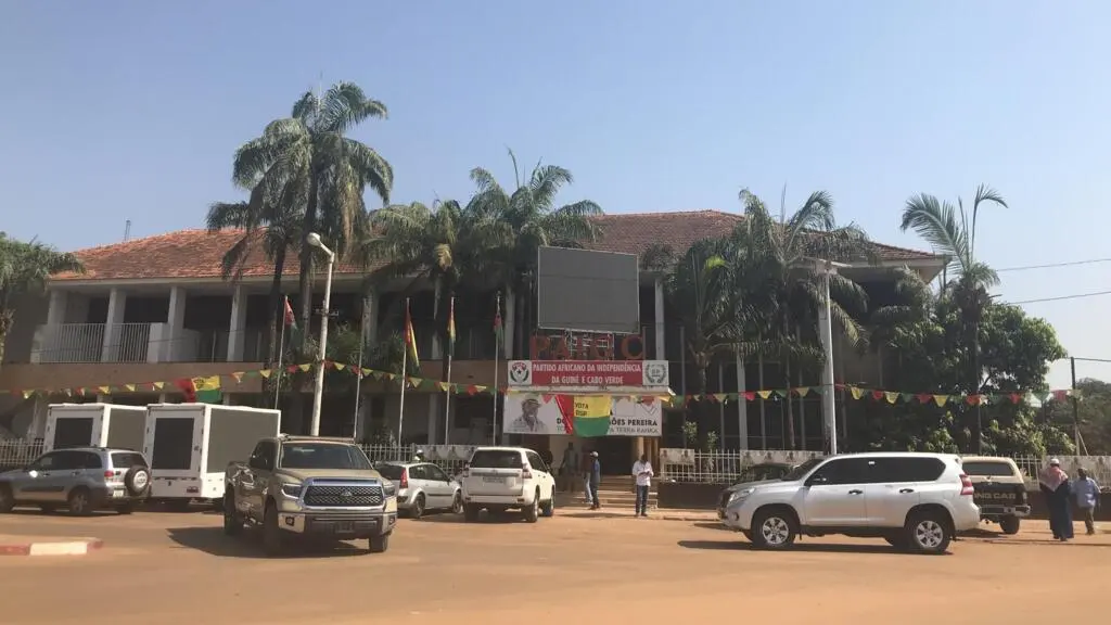 Guinée-Bissau : l'ordonnance militaire oblige les partis politiques à déplacer leurs sièges à moins de 500 mètres des institutions