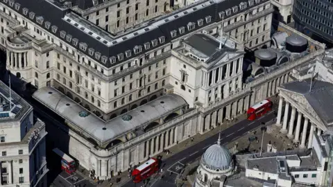 Pourquoi les banques centrales européennes rapatrient leurs réserves d'or