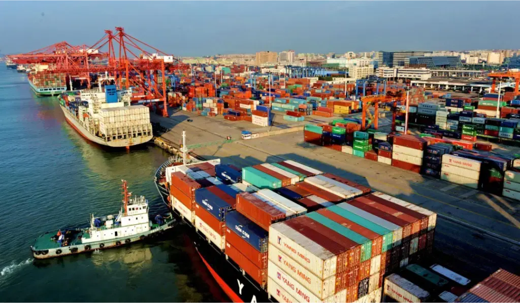 Le Nigeria saisit pour 43,5 milliards de nairas de marchandises illicites au port de Lagos