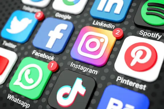 Les réseaux sociaux redéfinissent les espaces de débat démocratique à l'occasion de la Journée internationale de la démocratie