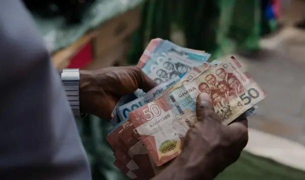 Le cedi ghanéen sous tension face à la demande accrue de devises pour les importations de fin d'année
