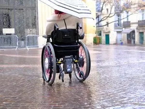 Réforme du 100 % santé : les failles administratives qui entravent l'accès aux fauteuils roulants