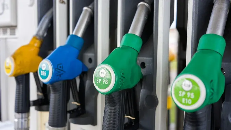 Suspendre les certificats d’économies d’énergie : la promesse de 15 à 20 centimes de réduction du prix du carburant en France