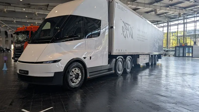 Le Tesla Semi arrive en Europe : le constructeur américain vise le marché du transport routier dès 2027