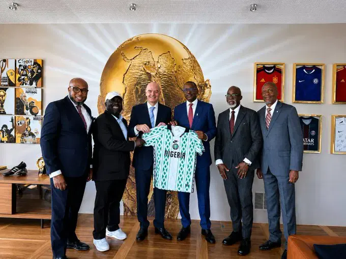 FIFA en mission au Nigeria pour superviser la réforme du football, mais tarde à valider le comité de normalisation