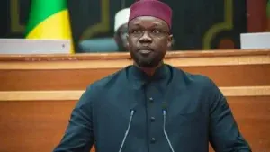 Sénégal : la majorité présidentielle cherche à stabiliser sa ligne politique face aux défis économiques