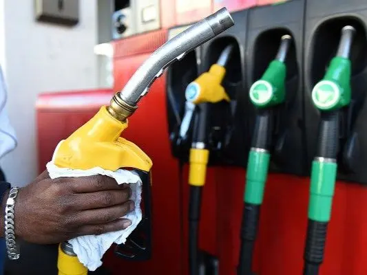 Hausse des prix des carburants au Ghana : les consommateurs s'attendent à une augmentation significative