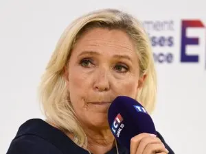 Controverse : le plan logement de Marine Le Pen réserve les HLM aux Français, Hollande refuse la primaire socialiste