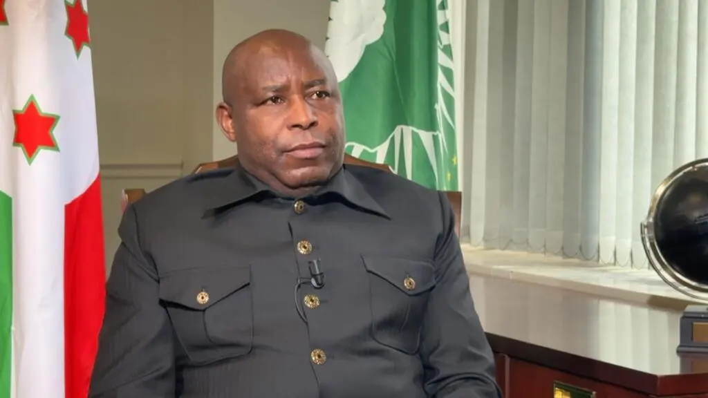 Le président burundais Évariste Ndayishimiye dénonce une menace persistante d'agression rwandaise