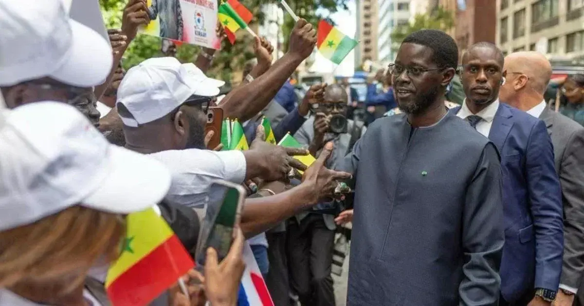Bassirou Diomaye Faye accueilli par la diaspora Kiiraay à New York, alors qu’il représente le Sénégal à l’AGNU