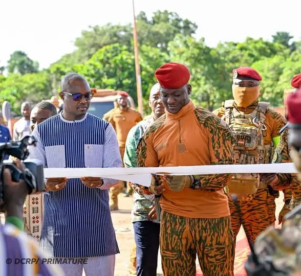Le Burkina Faso inaugure son complexe industriel textile pour renforcer la souveraineté de ses forces de défense