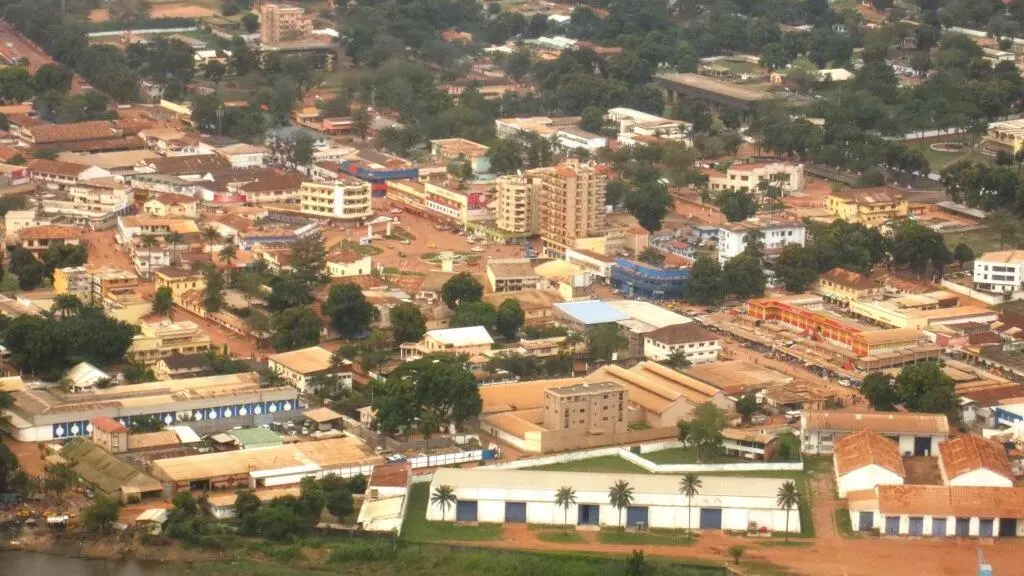 Bangui accueille la 5e Causerie éducative de JEFLUMA : jeunes centrafricains mobilisés pour briser les stéréotypes et développer le leadership