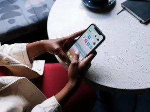 Protection des mineurs en ligne : la France ajuste sa stratégie face aux réseaux sociaux