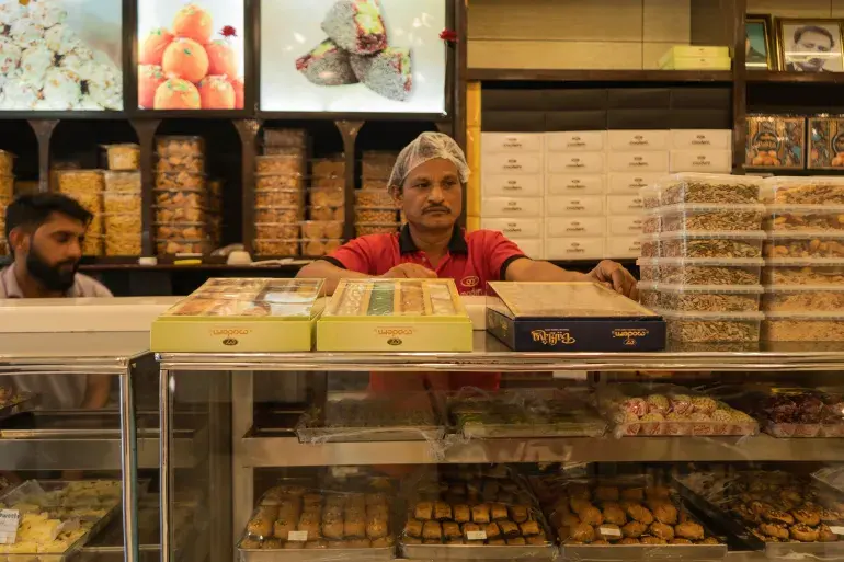Crise du sucre en Inde : l'inflation alimentaire pèse sur les célébrations traditionnelles