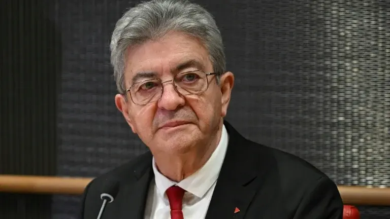 La proposition d'annulation de la dette publique par Jean-Luc Mélenchon divise et séduit une partie de l'électorat français