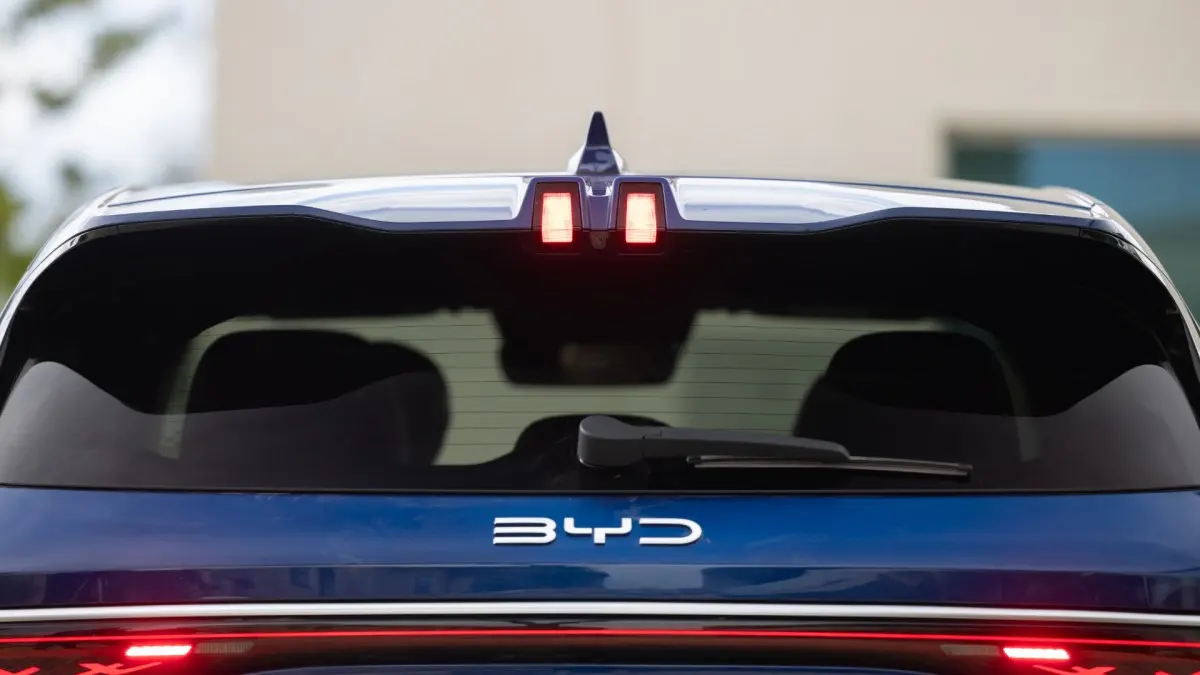 Stratégie commerciale agressive de BYD en France : entre remises immédiates et perspectives de production européenne