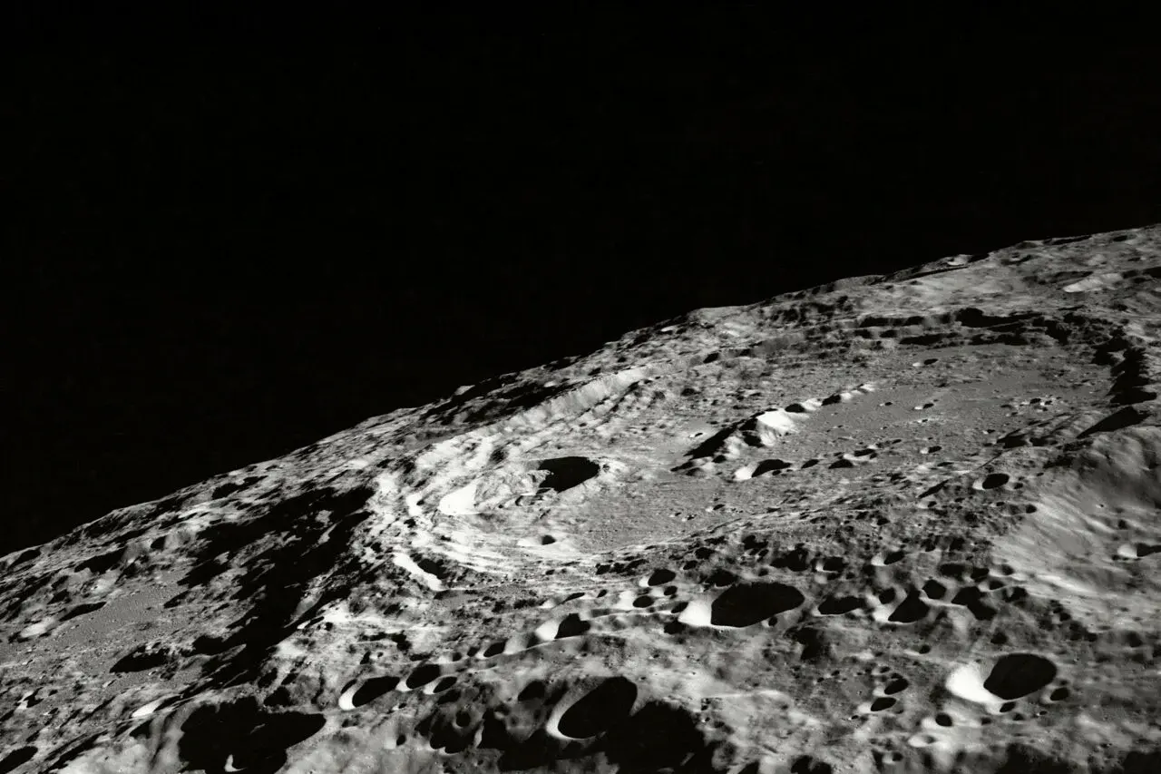 La viabilité des colonies lunaires dépend de la disponibilité réelle des réserves d'eau glacée