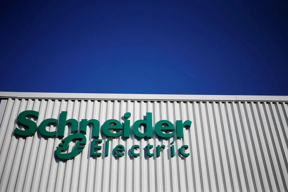 Schneider Electric engage une restructuration industrielle majeure en France pour gagner en compétitivité