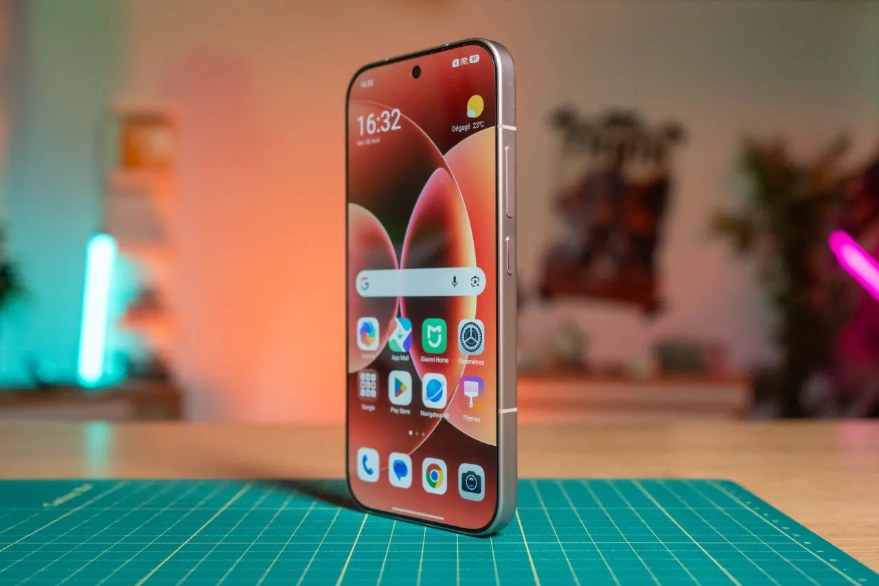 Le marché des smartphones compacts premium : analyse des positionnements tarifaires
