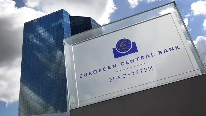 BCE : la prochaine hausse des taux profite aux épargnants mais pèse sur la croissance et les finances publiques