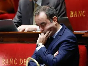 Budget 2027 : Sébastien Lecornu propose de restreindre l'accès des étrangers aux aides sociales