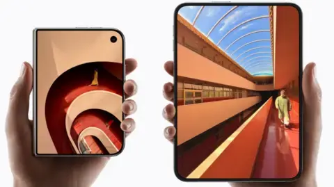Le nouveau PDG d'Apple mise gros sur le premier iPhone pliable, un pari risqué