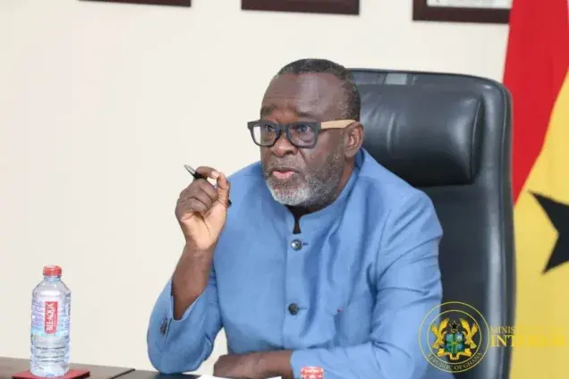 Le juge en chef du Ghana salue la gestion des entreprises publiques et suscite un vif débat politique