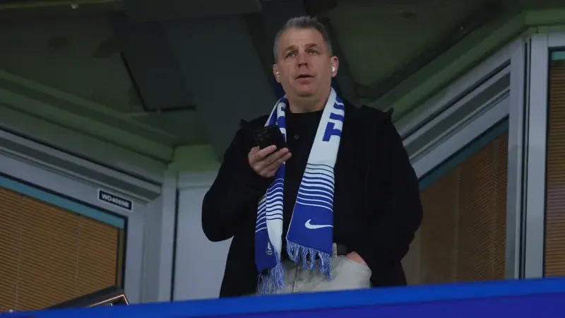 Todd Boehly quitte Chelsea et Strasbourg : Clearlake Capital prend le contrôle total du club