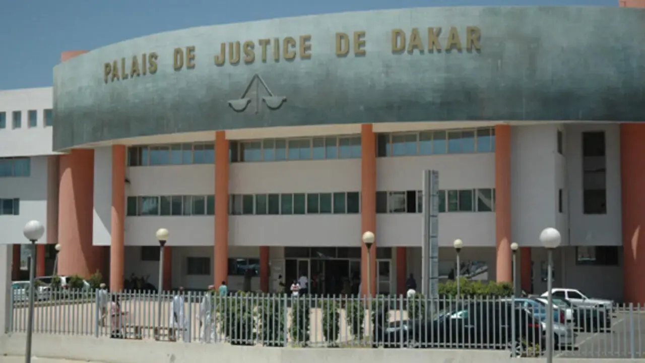 Le procès de l'agent ministériel Désiré Pascal Maty pour diffamation est reporté au 2 octobre par le tribunal de Dakar