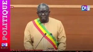 Le groupe Pastef accuse Abdou Mbow de provocations à l’Assemblée nationale et saisit un avocat, tandis que l’APR dénonce des injures et menaces contre les députés