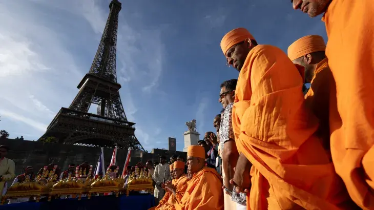 La mise à l'écart de salariées à la tour Eiffel déclenche une crise sur le respect des valeurs républicaines