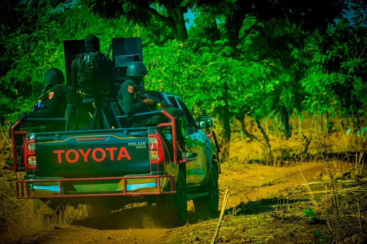Le Nigeria Security and Civil Defence Corps sanctionne ses agents après le décès de 30 mineurs en détention