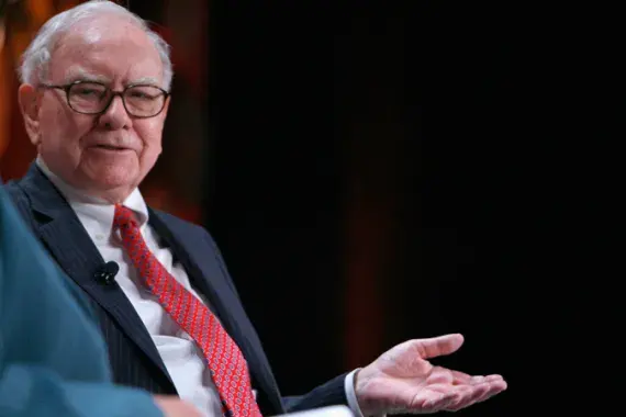 Warren Buffett quitte la présidence de Berkshire Hathaway et finalise une transition historique