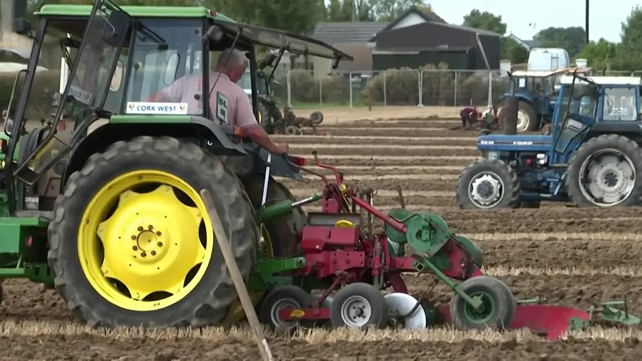 Le salon irlandais du labour conjugue héritage agricole et révolution technologique