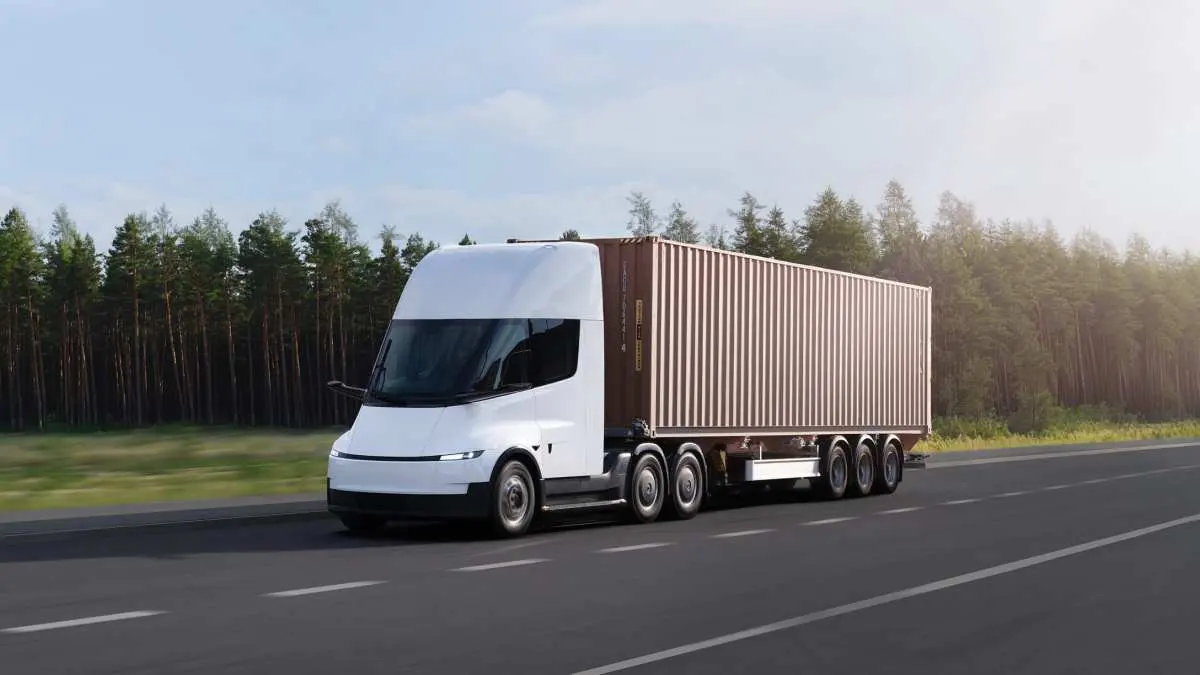 Le marché européen du transport routier électrique s'intensifie face à l'arrivée du Tesla Semi