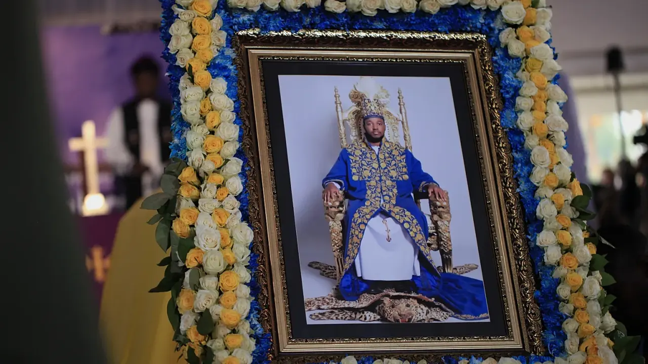 Crise de succession au royaume de Tooro en Ouganda après le décès du roi Oyo