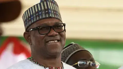 Peter Obi et Hakeem Baba‑Ahmed reprochent à Tinubu de fuir le Nigeria pour empêcher la diffusion de dossiers FBI