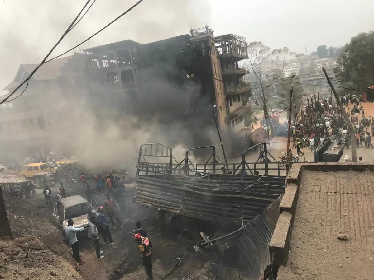 Incendie à Bukavu : près de 80 commerçants du marché de Kadutu perdent leurs boutiques, appel urgent à l’aide de l’État