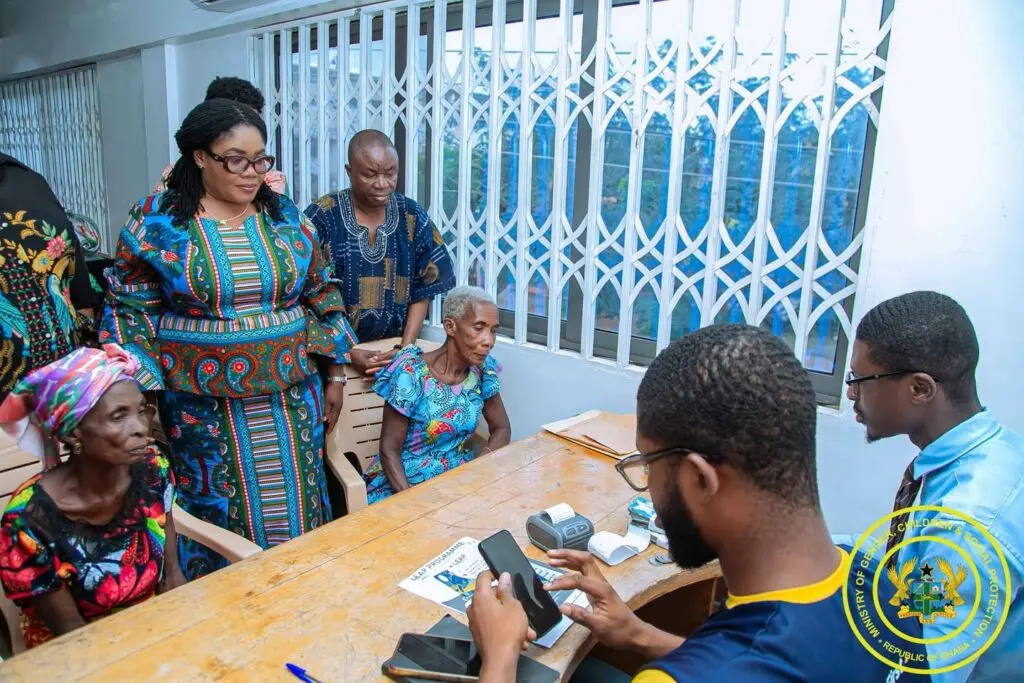Le Ghana renforce le suivi des transferts monétaires sociaux pour garantir l'efficacité du programme LEAP