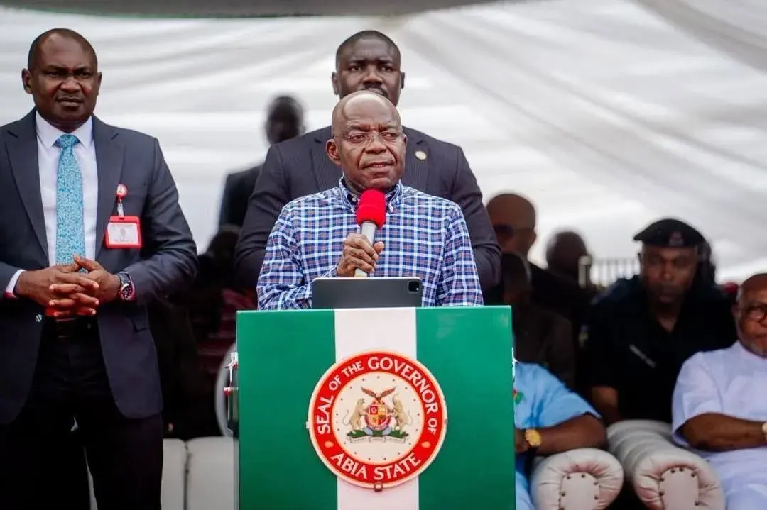Le gouverneur Alex Otti appelle à la cohésion du Parti travailliste pour les élections de 2027 au Nigeria