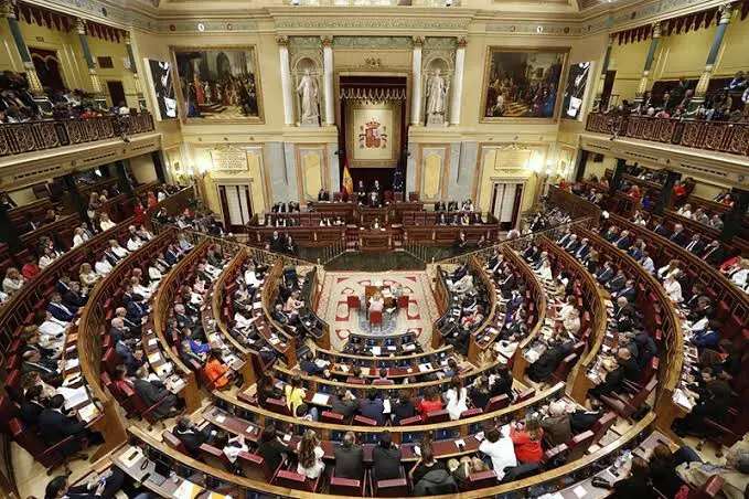 Le Parlement espagnol adopte une loi de naturalisation pour près de 80 000 Sahraouis, un tournant diplomatique avec le Maroc