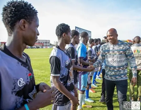 Charles Kaboré inaugure un tournoi U18 au Burkina Faso pour repérer les futures étoiles du football national