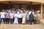 Un ouvrage collectif de 430 pages rend hommage aux quatre chercheurs‑enseignants retraités du Burkina Faso, mettant en lumière leur contribution à la recherche en sciences humaines