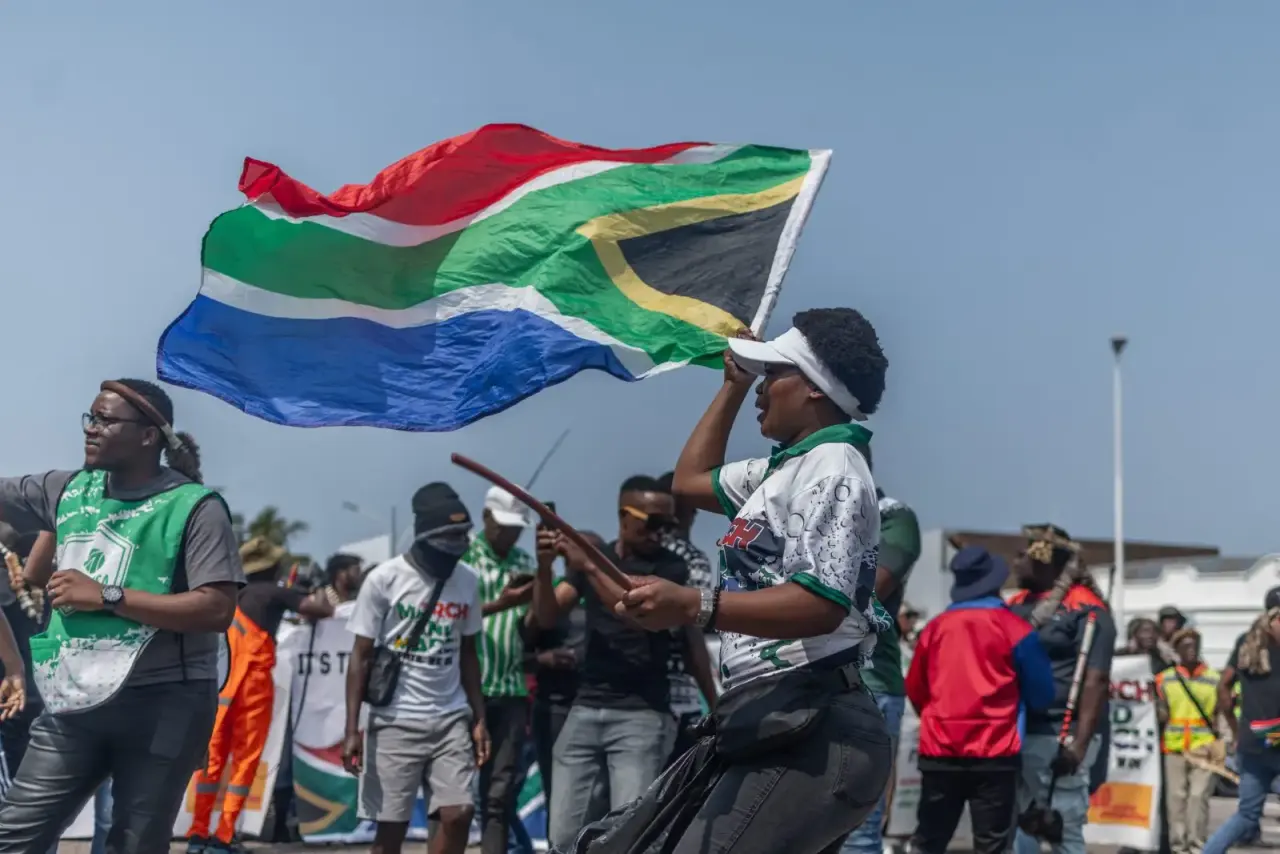 L'essor des rackets de protection menace la sécurité des commerçants étrangers en Afrique du Sud
