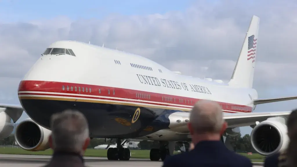 La Maison-Blanche restreint l'accès de CNN aux déplacements officiels du président Trump