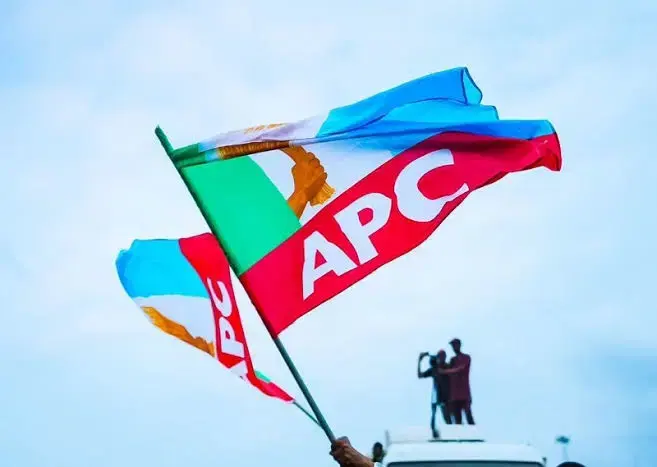 Le parti APC retire sa contestation judiciaire contre la réélection du gouverneur d'Osun