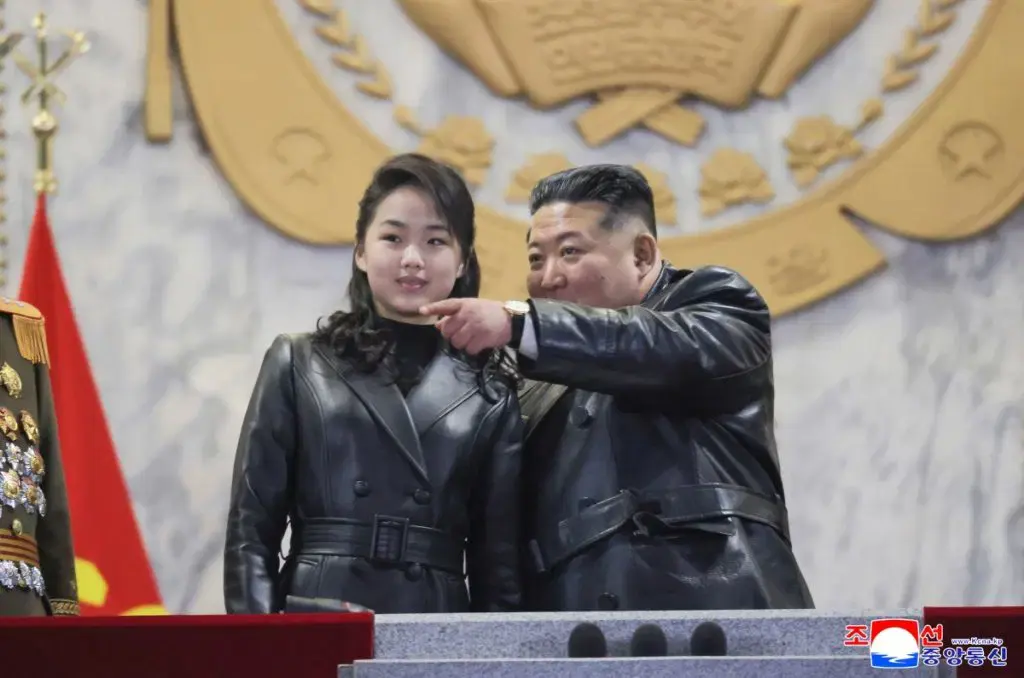 La succession au sommet de l'État nord-coréen se précise autour de la figure de Kim Ju Ae
