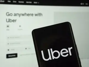Plus de 240 000 chauffeurs Uber engagent une action judiciaire contre l'opacité des algorithmes de tarification
